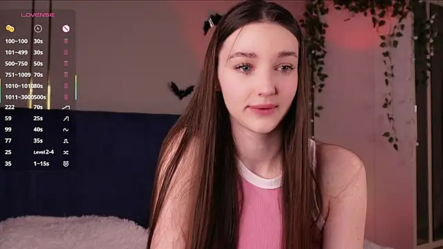 Snapshot of GeorginaDudley chatting on 19, 11, 2025 GeorginaDudley online show from 19, 11, 2025