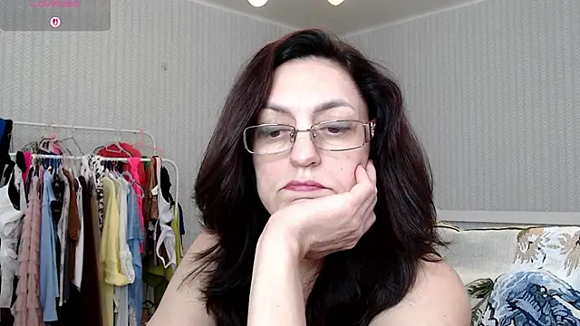 Soffya Soy online show from 10, 4, 2026