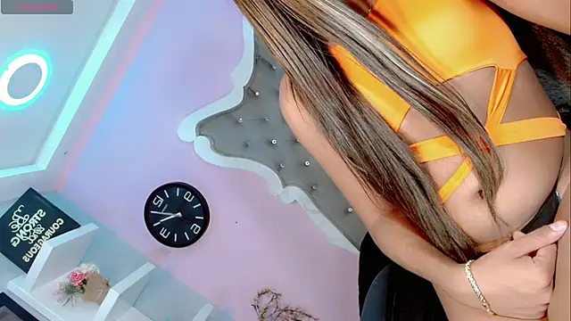 CamiiGarcia online show from 5, 3, 2025