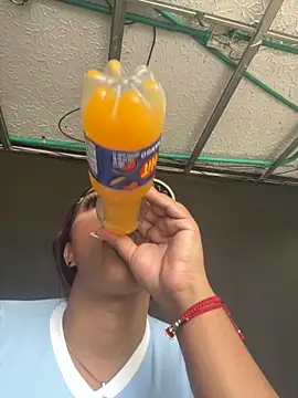 CamiiGarcia online show from 12, 11, 2025