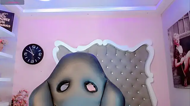 CamiiGarcia online show from 28, 2, 2025