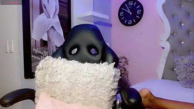 CamiiGarcia online show from 23, 2, 2025