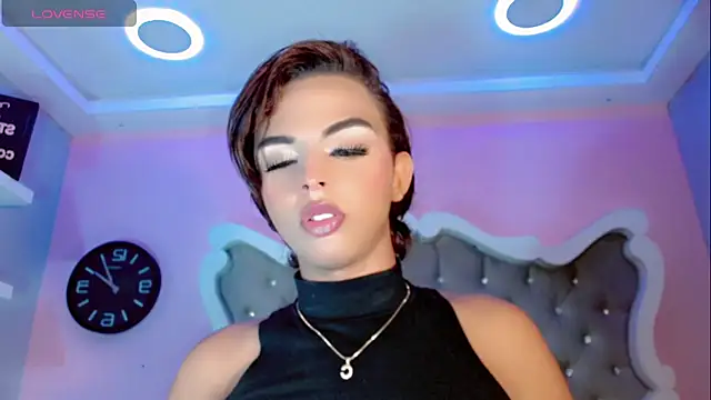 CamiiGarcia online show from 4, 3, 2025