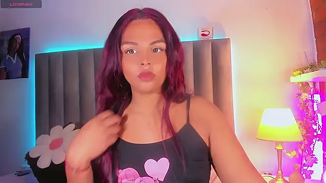 CamiiGarcia online show from 6, 11, 2025