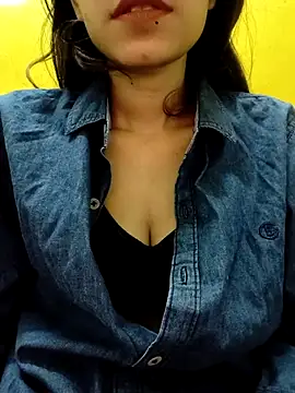 Snapshot of cute_IndianBabe chatting on 9, 3, 2025 cute IndianBabe online show from 9, 3, 2025
