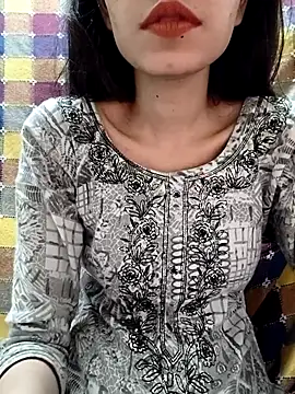Snapshot of cute_IndianBabe chatting on 4, 3, 2025 cute IndianBabe online show from 4, 3, 2025