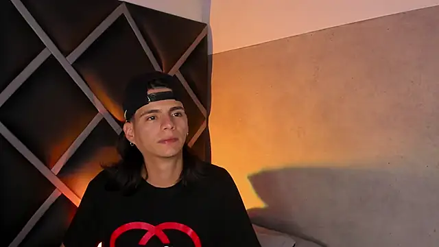 Snapshot of Martshall09 chatting on 4, 11, 2025 Martshall09 online show from 4, 11, 2025