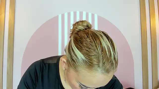 Lannajansen online show from 8, 4, 2026