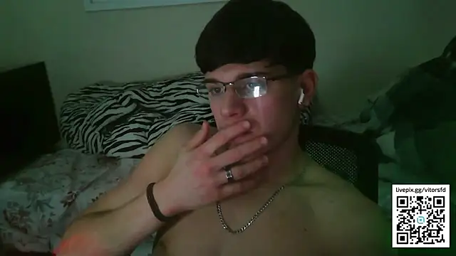 Snapshot of vitorsafado19 chatting on 4, 10, 2025 vitorsafado19 online show from 4, 10, 2025