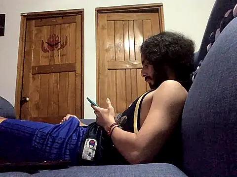 Snapshot of Nooneisthis chatting on 5, 10, 2025 Nooneisthis online show from 5, 10, 2025