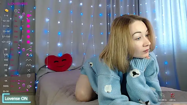 DaddysSluttyGirl2001 online show from 16, 4, 2026