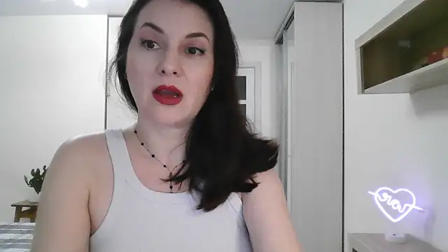 Victoria Glam online show from 17, 2, 2025