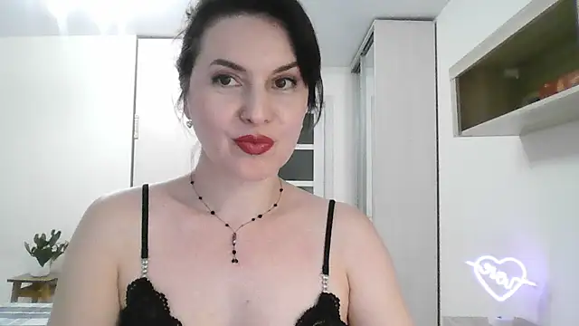 Victoria Glam online show from 21, 2, 2025