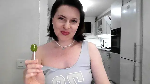 Victoria Glam online show from 28, 11, 2025