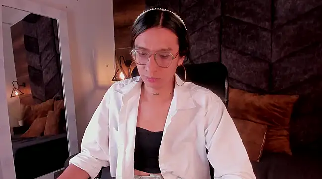 LauraaGomezz   online show from 21, 2, 2025