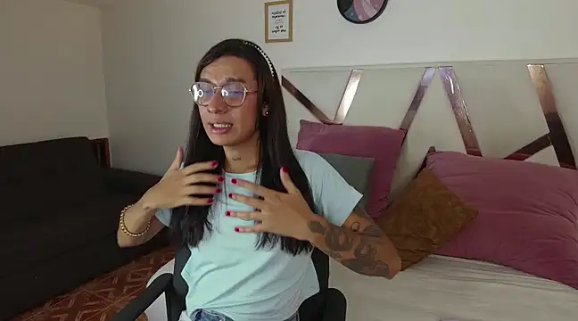 LauraaGomezz   online show from 25, 2, 2025