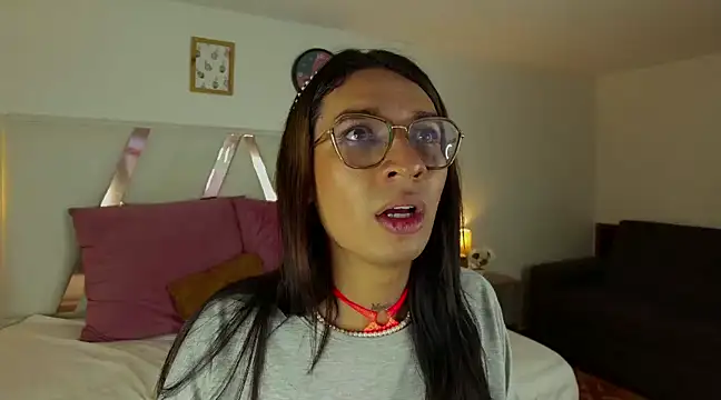 LauraaGomezz   online show from 7, 3, 2025
