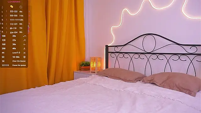 VeronaCritchlow online show from 25, 3, 2026