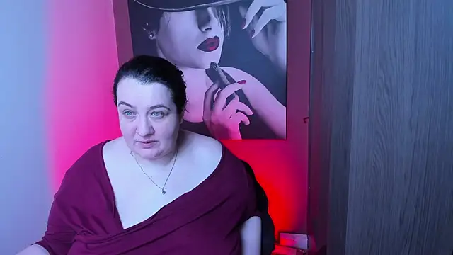 QueenOfHaze online show from 16, 12, 2025