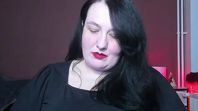Snapshot of QueenOfHaze chatting on 1, 3, 2025 QueenOfHaze online show from 1, 3, 2025