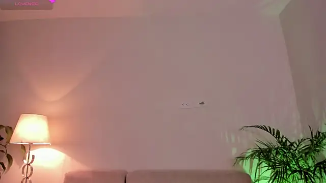 Hannah Jonhson online show from 11, 4, 2026