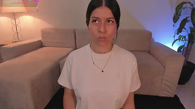 Hannah Jonhson online show from 28, 5, 2026