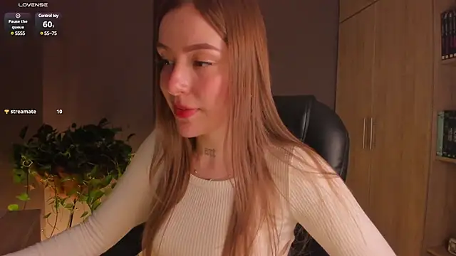 Snapshot of eilynxx chatting on 4, 3, 2025 eilynxx online show from 4, 3, 2025