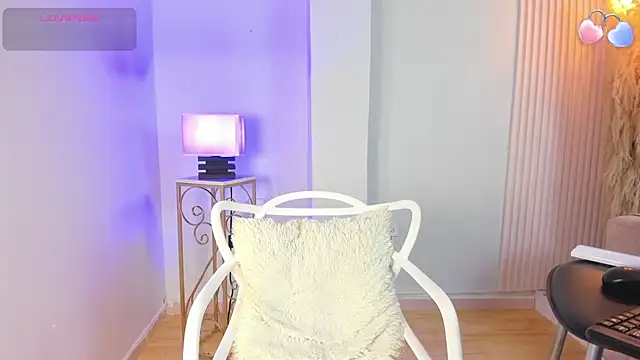 Snapshot of alana_rossetti chatting on 22, 7, 2026 alana rossetti online show from 22, 7, 2026