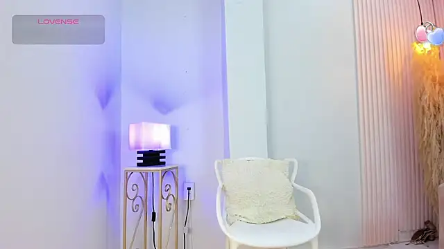 Snapshot of alana_rossetti chatting on 27, 6, 2026 alana rossetti online show from 27, 6, 2026