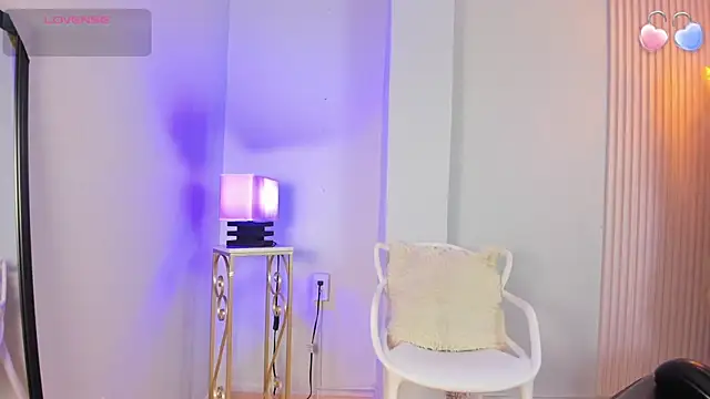 Snapshot of alana_rossetti chatting on 1, 8, 2026 alana rossetti online show from 1, 8, 2026