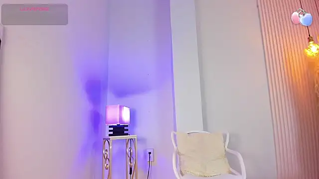 Snapshot of alana_rossetti chatting on 2, 8, 2026 alana rossetti online show from 2, 8, 2026