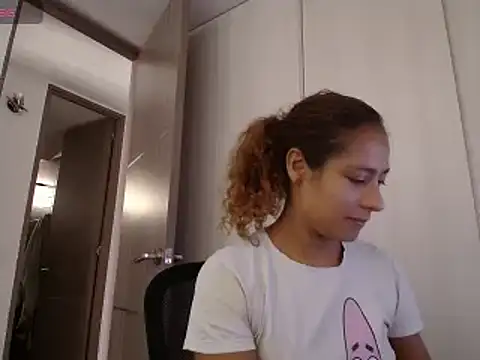 Snapshot of Zoedaniels chatting on 25, 2, 2025 Zoedaniels online show from 25, 2, 2025