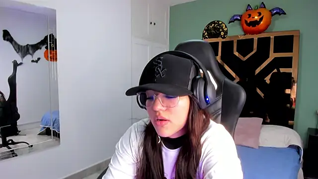 Billie Jhonson  online show from 28, 10, 2025