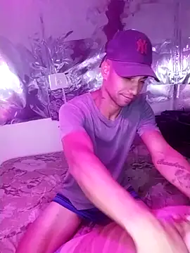 parejarica420 online show from 21, 4, 2026