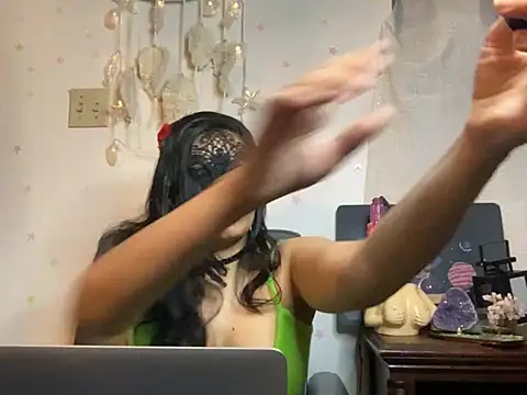 desiiiinigal online show from 4, 4, 2026