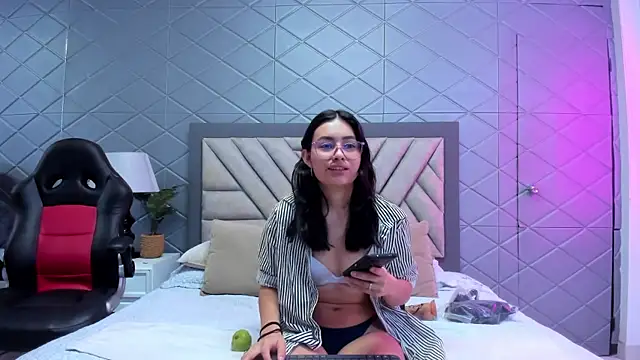 Snapshot of VioletRousse_ chatting on 18, 3, 2025 VioletRousse online show from 18, 3, 2025