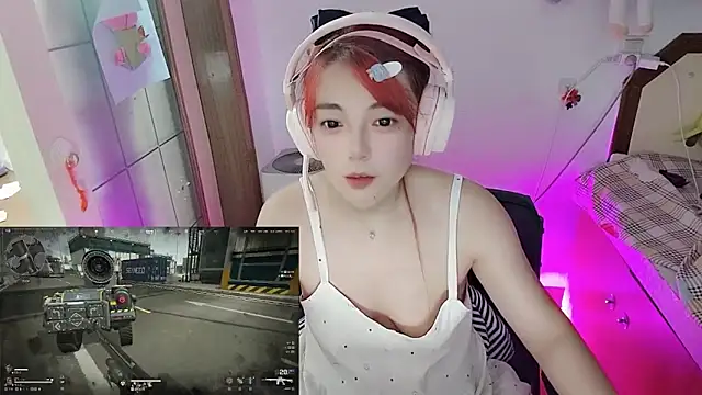 Snapshot of Song_99 chatting on 17, 7, 2026 Song 99 online show from 17, 7, 2026