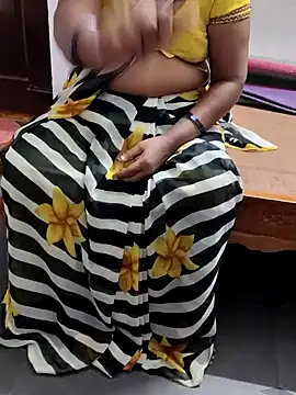 Snapshot of laxmitelugu78 chatting on 30, 1, 2025 laxmitelugu78 online show from 30, 1, 2025