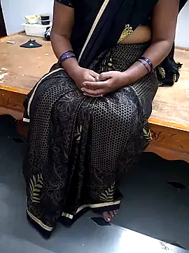 Snapshot of laxmitelugu78 chatting on 24, 1, 2025 laxmitelugu78 online show from 24, 1, 2025