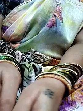 Snapshot of laxmitelugu78 chatting on 11, 3, 2025 laxmitelugu78 online show from 11, 3, 2025