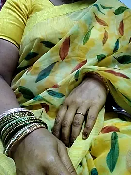 Snapshot of laxmitelugu78 chatting on 7, 3, 2025 laxmitelugu78 online show from 7, 3, 2025