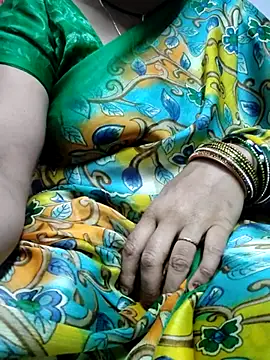 Snapshot of laxmitelugu78 chatting on 8, 3, 2025 laxmitelugu78 online show from 8, 3, 2025