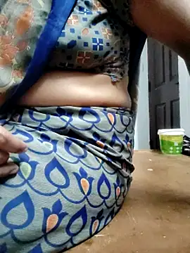 Snapshot of laxmitelugu78 chatting on 5, 3, 2025 laxmitelugu78 online show from 5, 3, 2025