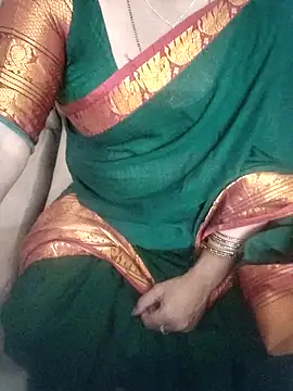 Snapshot of laxmitelugu78 chatting on 1, 11, 2025 laxmitelugu78 online show from 1, 11, 2025