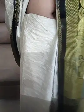 Snapshot of laxmitelugu78 chatting on 3, 11, 2025 laxmitelugu78 online show from 3, 11, 2025