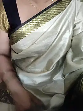 Snapshot of laxmitelugu78 chatting on 28, 9, 2025 laxmitelugu78 online show from 28, 9, 2025