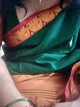 Snapshot of laxmitelugu78 chatting on 27, 9, 2025 laxmitelugu78 online show from 27, 9, 2025