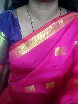 Snapshot of laxmitelugu78 chatting on 6, 11, 2025 laxmitelugu78 online show from 6, 11, 2025