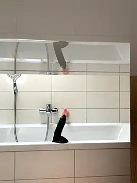 Snapshot of The_Rocket chatting on 13, 9, 2025 The Rocket online show from 13, 9, 2025