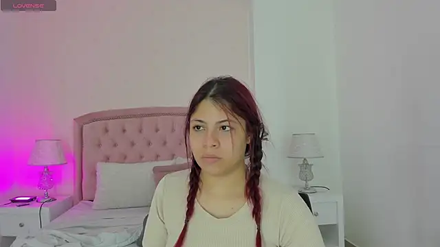 Snapshot of Kendall__Fox chatting on 26, 10, 2025 Kendall Fox online show from 26, 10, 2025